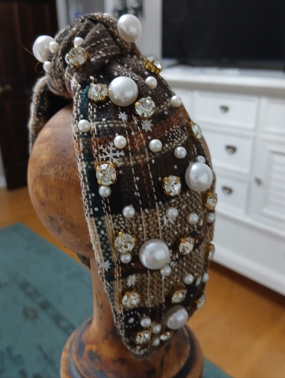 Hairband With Rhinestones And Pearls - Picture 5 of 6